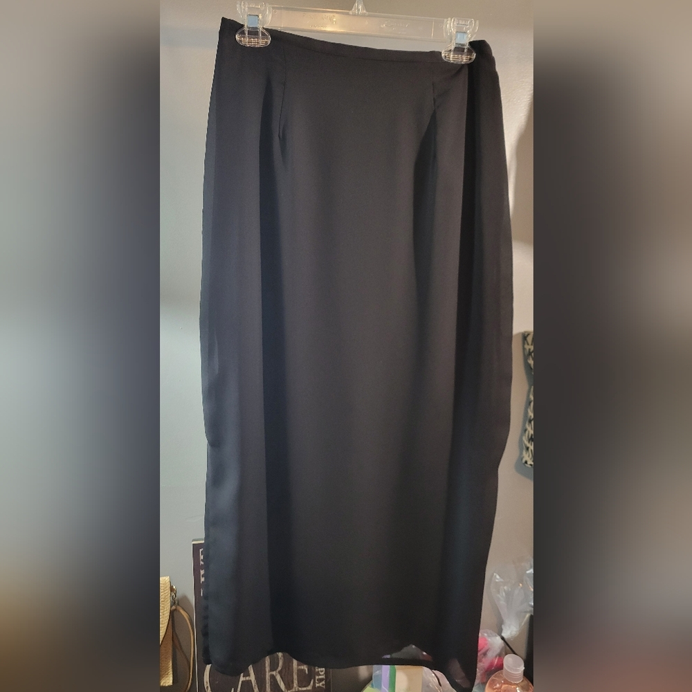 Elegant Black Women's Skirt